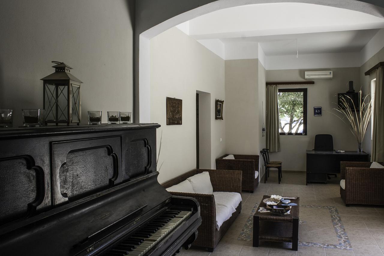Calypso Apartments Vathí Kültér fotó